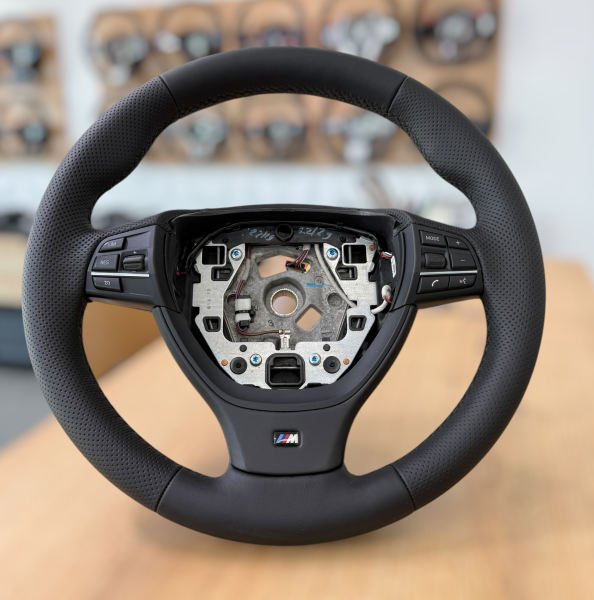 Lenkrad neu bezogen, passend für BMW F01, F02, F07, F10 bis F13 und M, Design A670